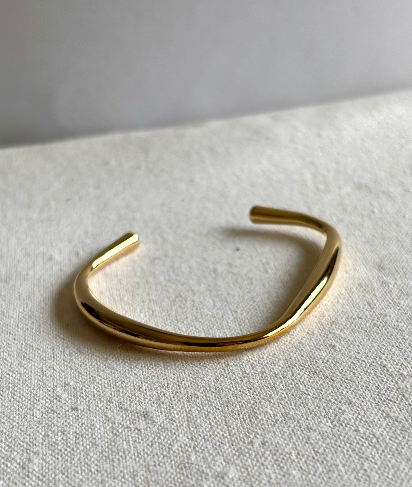 Curvy Gold Filled Bangle