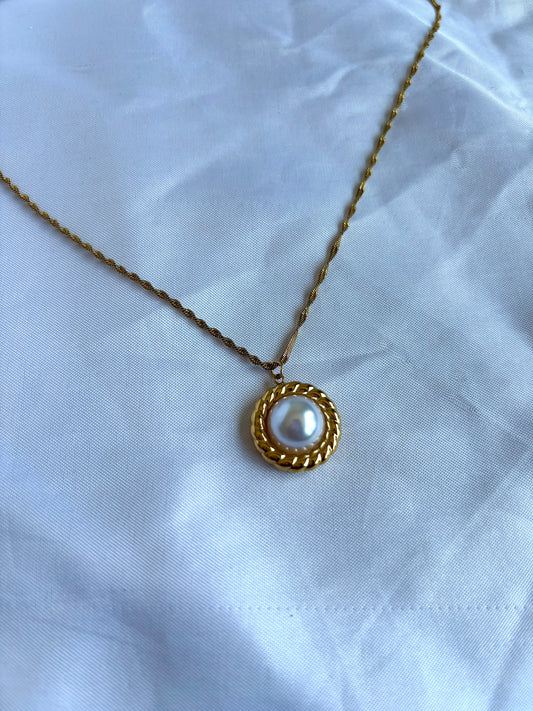 “Amelia” Gold Filled Round Pearl Pendant Necklace